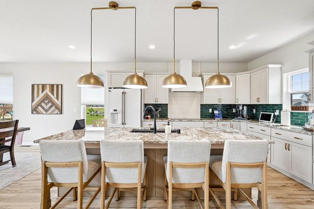 9249 S Overlook WAY, Franklin, WI 53132