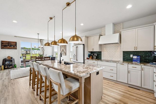 9249 S Overlook WAY, Franklin, WI 53132