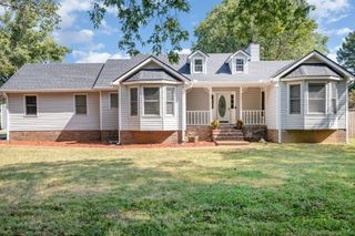 1208 Hartsfield Dr, Columbia, TN 38401