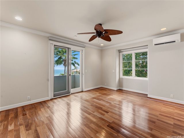 559 Moaniala Street, Honolulu, HI 96821