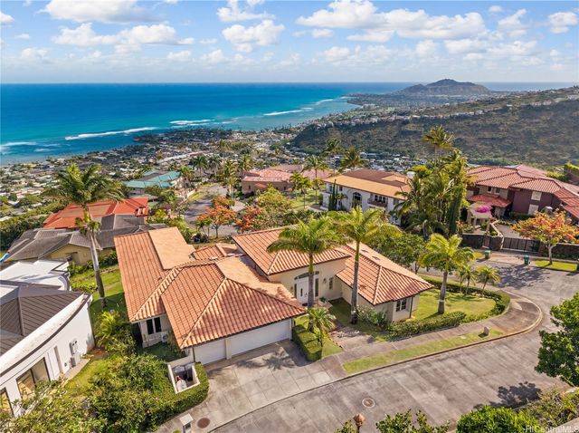 559 Moaniala Street, Honolulu, HI 96821
