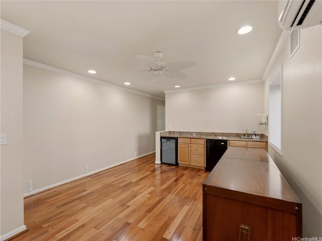 559 Moaniala Street, Honolulu, HI 96821