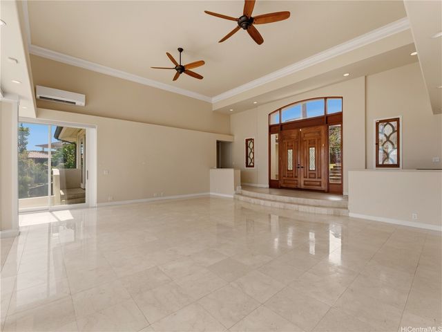 559 Moaniala Street, Honolulu, HI 96821