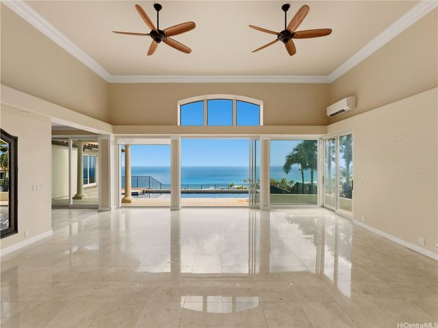 559 Moaniala Street, Honolulu, HI 96821