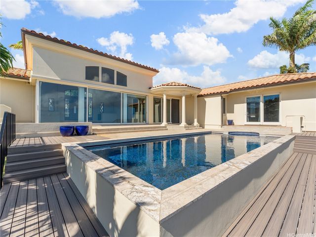 559 Moaniala Street, Honolulu, HI 96821