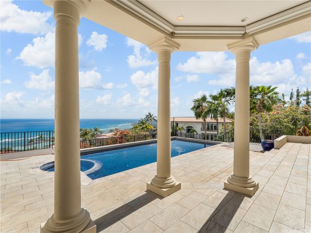 559 Moaniala Street, Honolulu, HI 96821