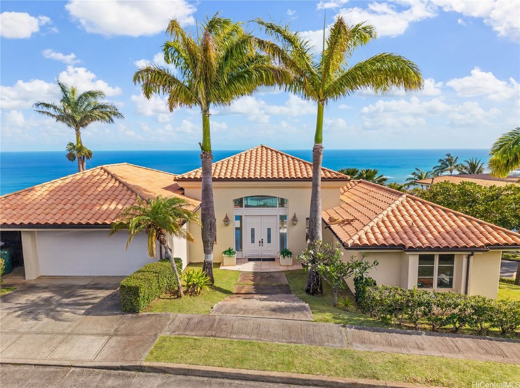559 Moaniala Street, Honolulu, HI 96821