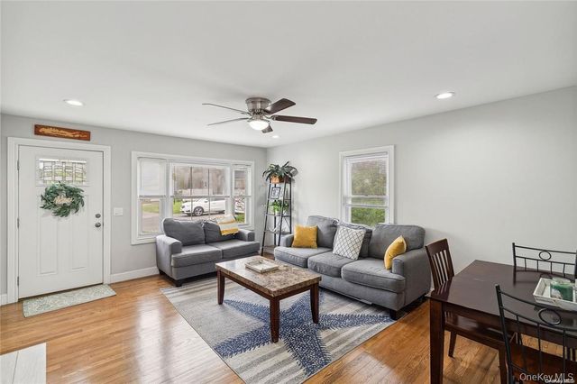 72 Conklin Avenue, Patchogue, NY 11772