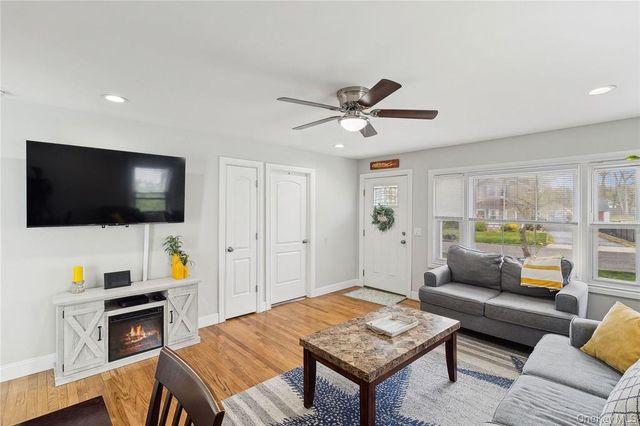 72 Conklin Avenue, Patchogue, NY 11772