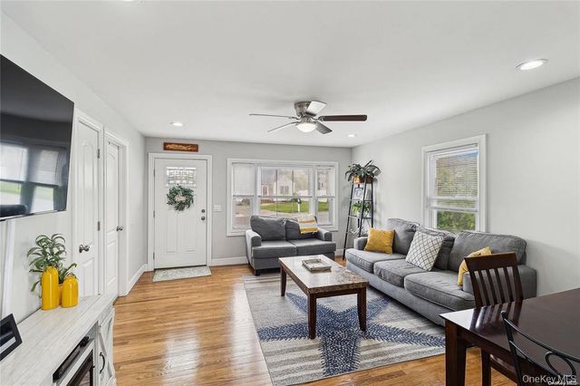 72 Conklin Avenue, Patchogue, NY 11772