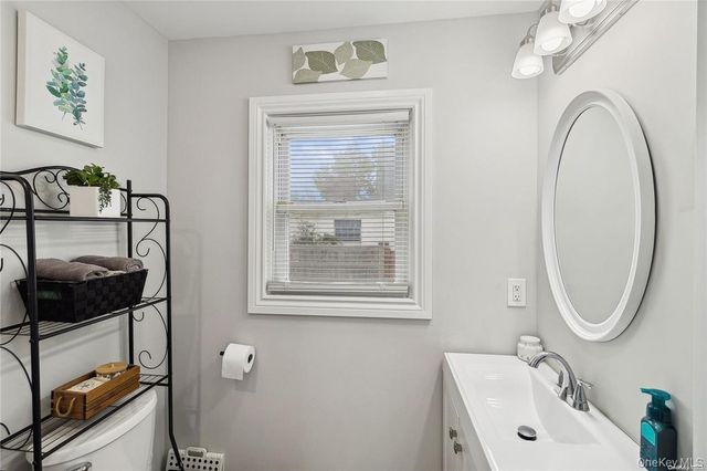 72 Conklin Avenue, Patchogue, NY 11772