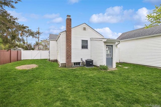 72 Conklin Avenue, Patchogue, NY 11772