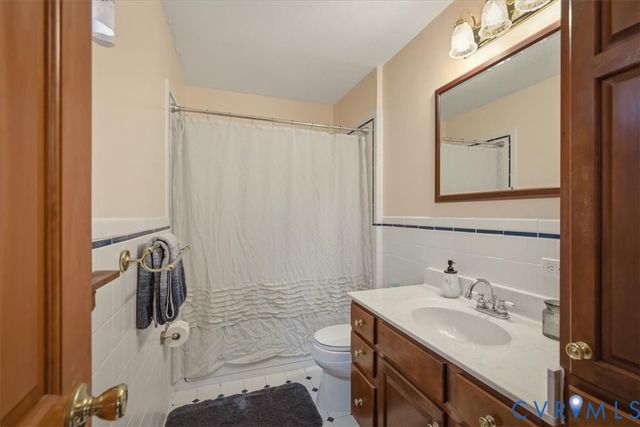 712 Reese Dr, Sandston, VA 23150