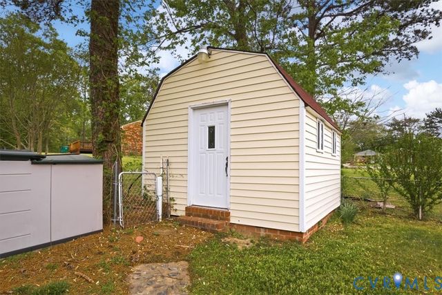 712 Reese Dr, Sandston, VA 23150