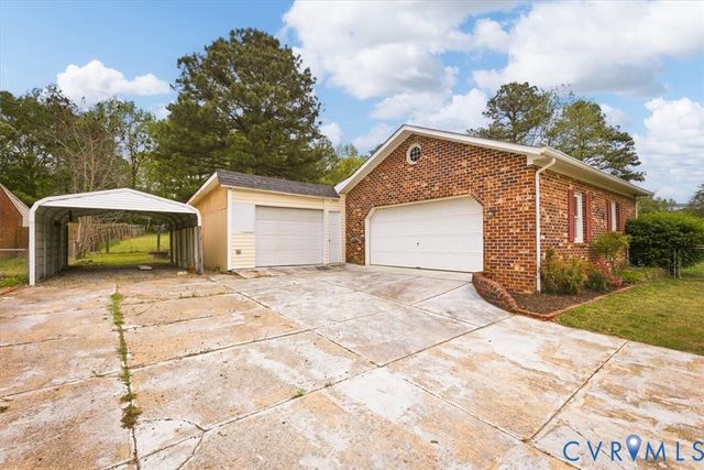 712 Reese Dr, Sandston, VA 23150