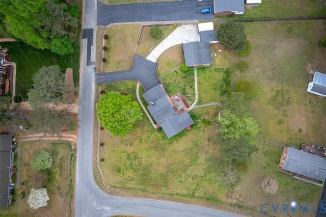 712 Reese Dr, Sandston, VA 23150