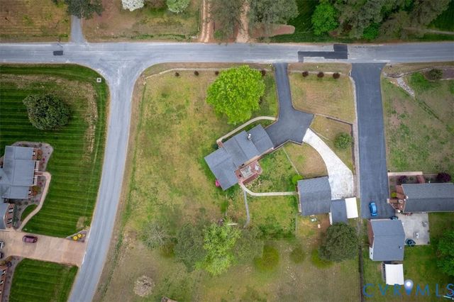 712 Reese Dr, Sandston, VA 23150