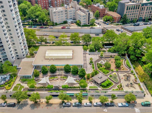 3333 Henry Hudson Parkway 4M, Bronx, NY 10463