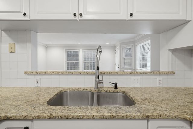 32200 Arlington Drive, Beverly Hills, MI 48025