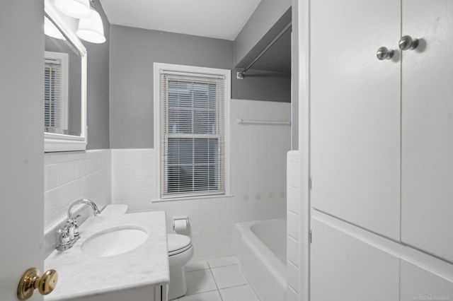 32200 Arlington Drive, Beverly Hills, MI 48025