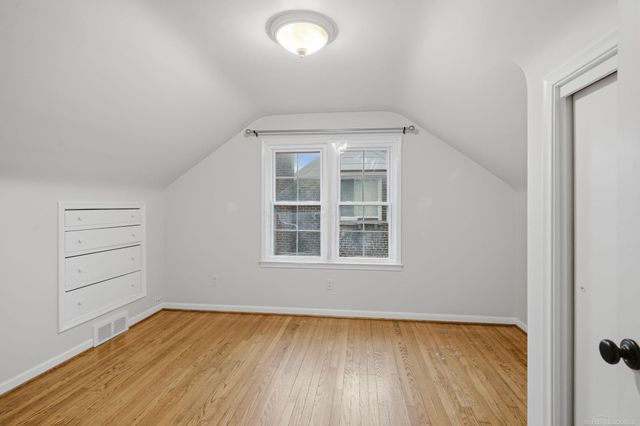 32200 Arlington Drive, Beverly Hills, MI 48025