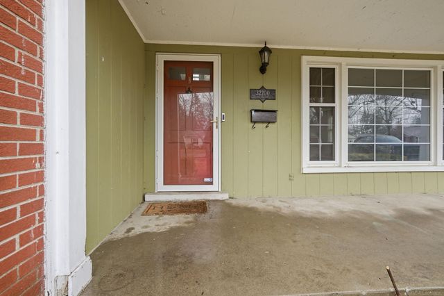 32200 Arlington Drive, Beverly Hills, MI 48025