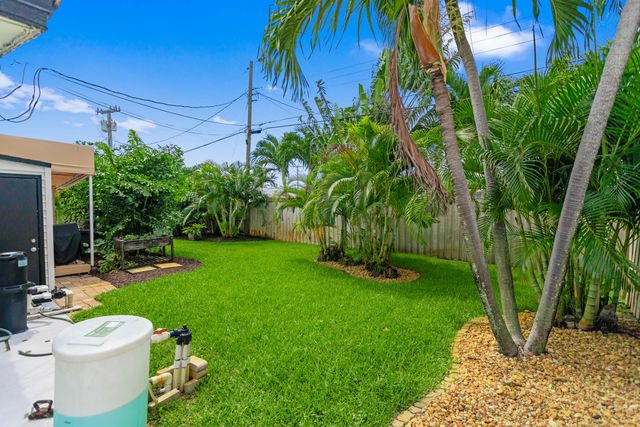 1420 NE 42nd Court, Oakland Park, FL 33334