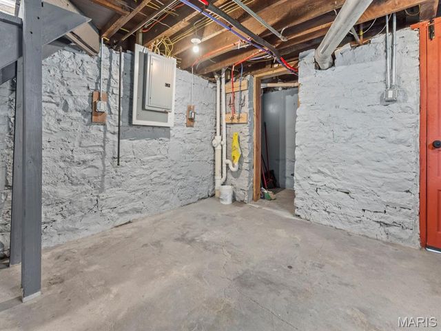 5147 Pattison Avenue, St Louis, MO 63110