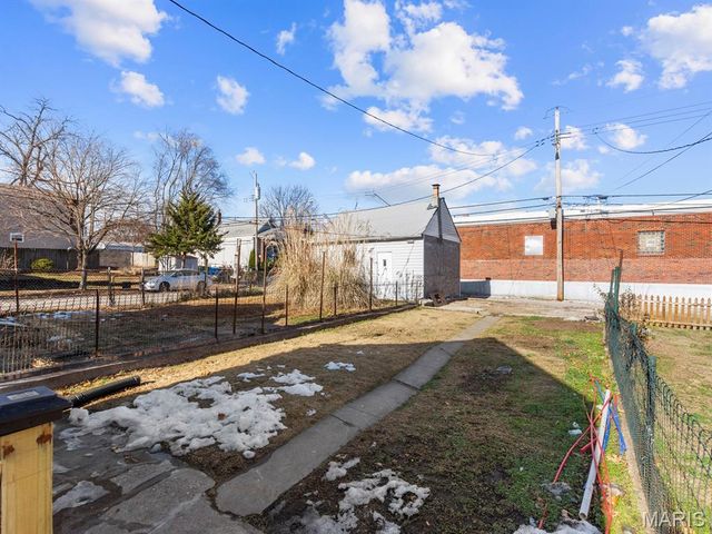 5147 Pattison Avenue, St Louis, MO 63110