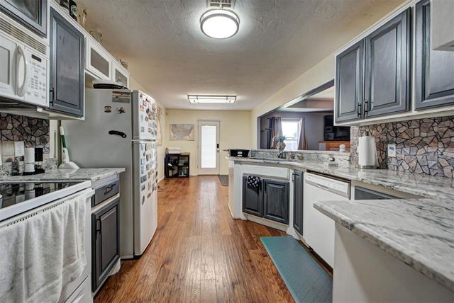 333 NE 9th Place, Newcastle, OK 73065