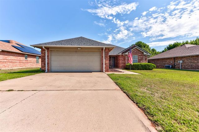 333 NE 9th Place, Newcastle, OK 73065