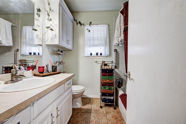 333 NE 9th Place, Newcastle, OK 73065