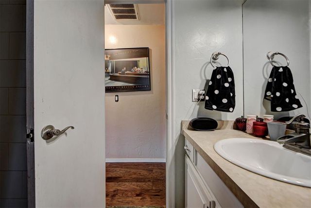 333 NE 9th Place, Newcastle, OK 73065