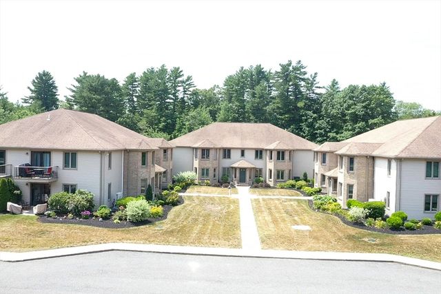 108 Norton Avenue 4, Easton, MA 02375