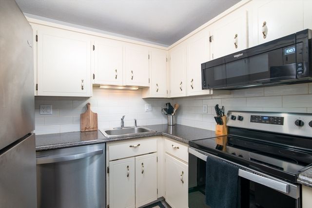 108 Norton Avenue 4, Easton, MA 02375