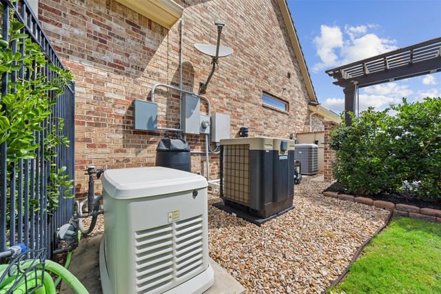 14 Fair Bluff Court, Fulshear, TX 77441