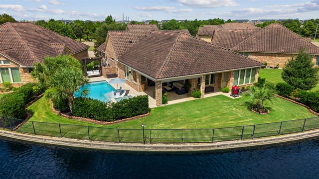 14 Fair Bluff Court, Fulshear, TX 77441