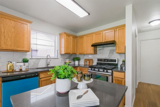 2690 Bradley LN, Round Rock, TX 78664