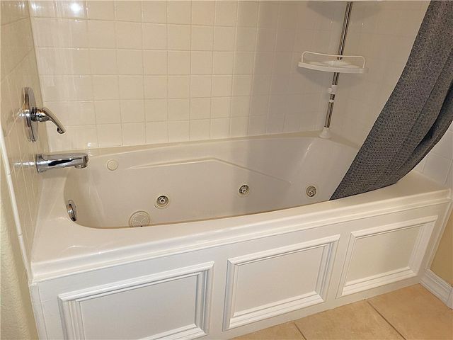 1 Martham Lane, Bella Vista, AR 72715