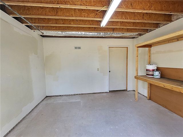 1 Martham Lane, Bella Vista, AR 72715