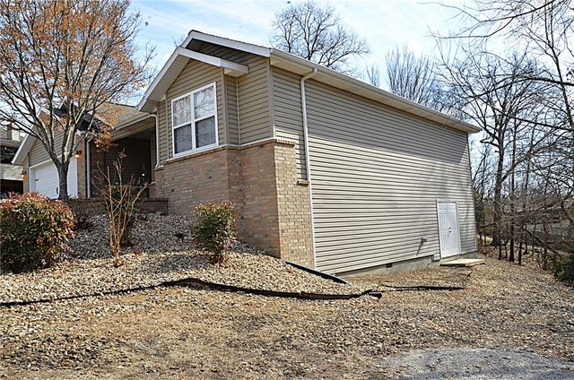 1 Martham Lane, Bella Vista, AR 72715