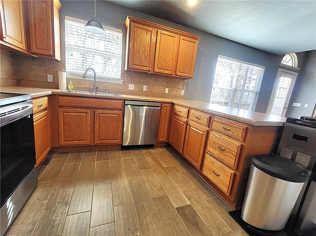 1 Martham Lane, Bella Vista, AR 72715