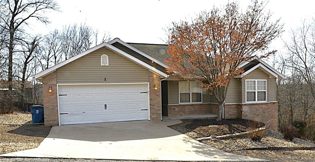 1 Martham Lane, Bella Vista, AR 72715