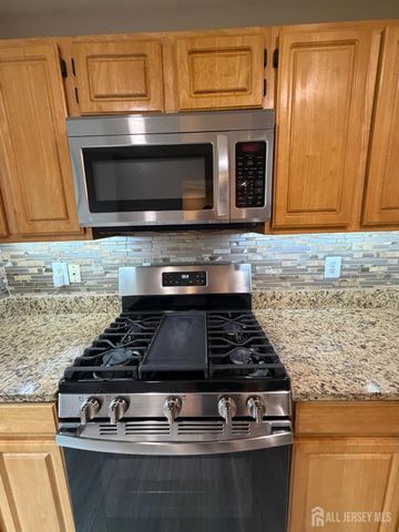 21 Jill Court, Franklin Twsp, NJ 08873