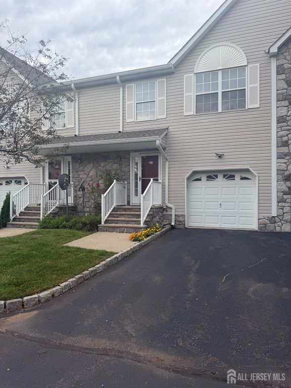 21 Jill Court, Franklin Twsp, NJ 08873
