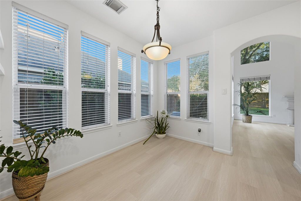 Image 9 of property listing at 10434 Antelope Alley, Missouri City, TX 77459
