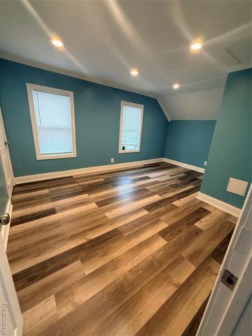 385 Whittemore Street, Pontiac, MI 48342