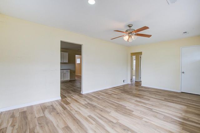 5920 Griffin Street, Hanahan, SC 29410