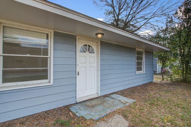 5920 Griffin Street, Hanahan, SC 29410