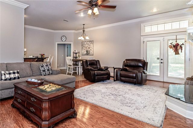 2104 Caribou Lane, Elm Springs, AR 72762